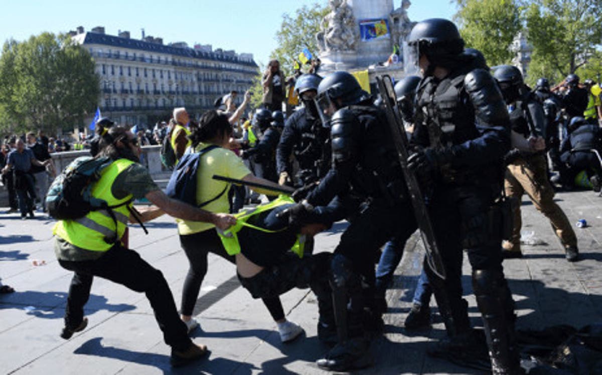 img YELLOW VESTS, France